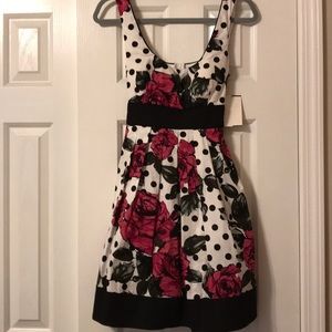 City Triangles Women’s Floral Dress Size 7 NWT